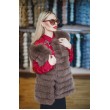 Короткий поперечний рукав жилет з хутра песця арт. 1454 - фото 2